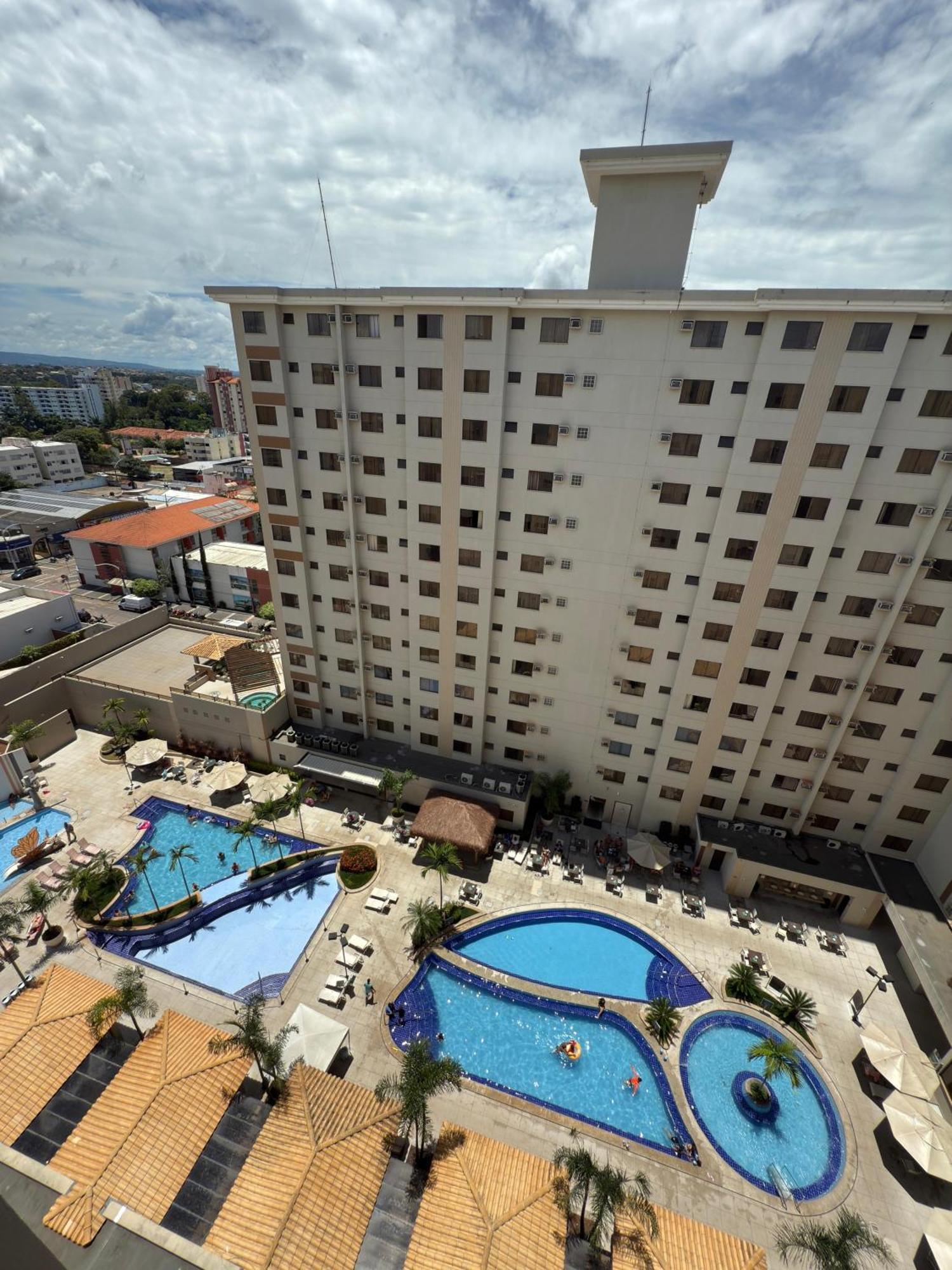 Prive Boulevard 1105 *